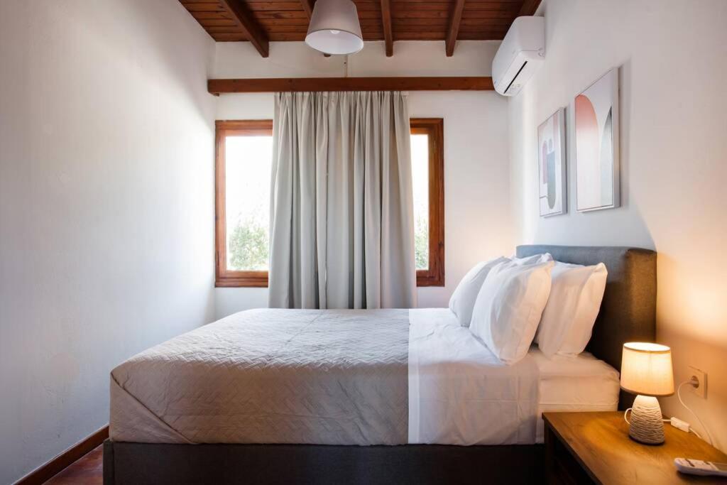 Chania Living Stories Villa With Piano Exterior foto
